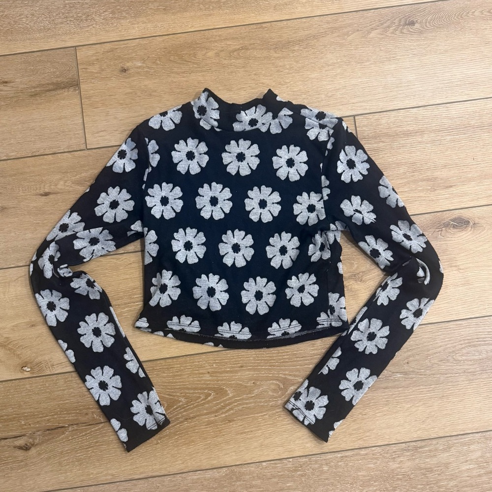 Black Floral Mock Neck Long-Sleeve Crop Top